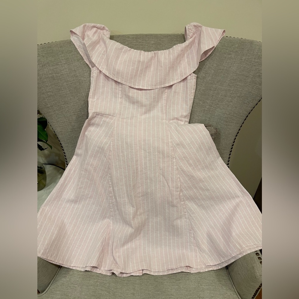 Saks fifth Ave brand. Linen flirty women’s summer linen dress